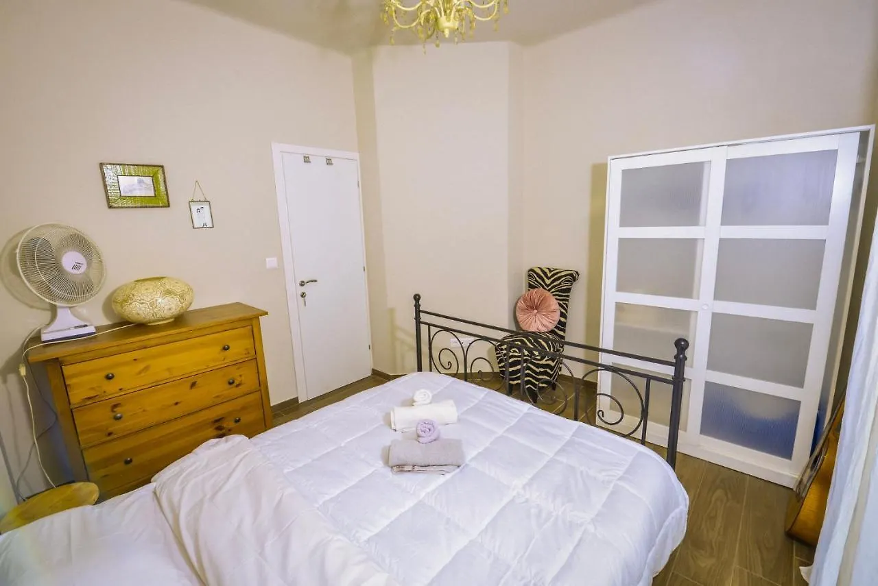 Gorgeous Apartment In The City Center Salonic